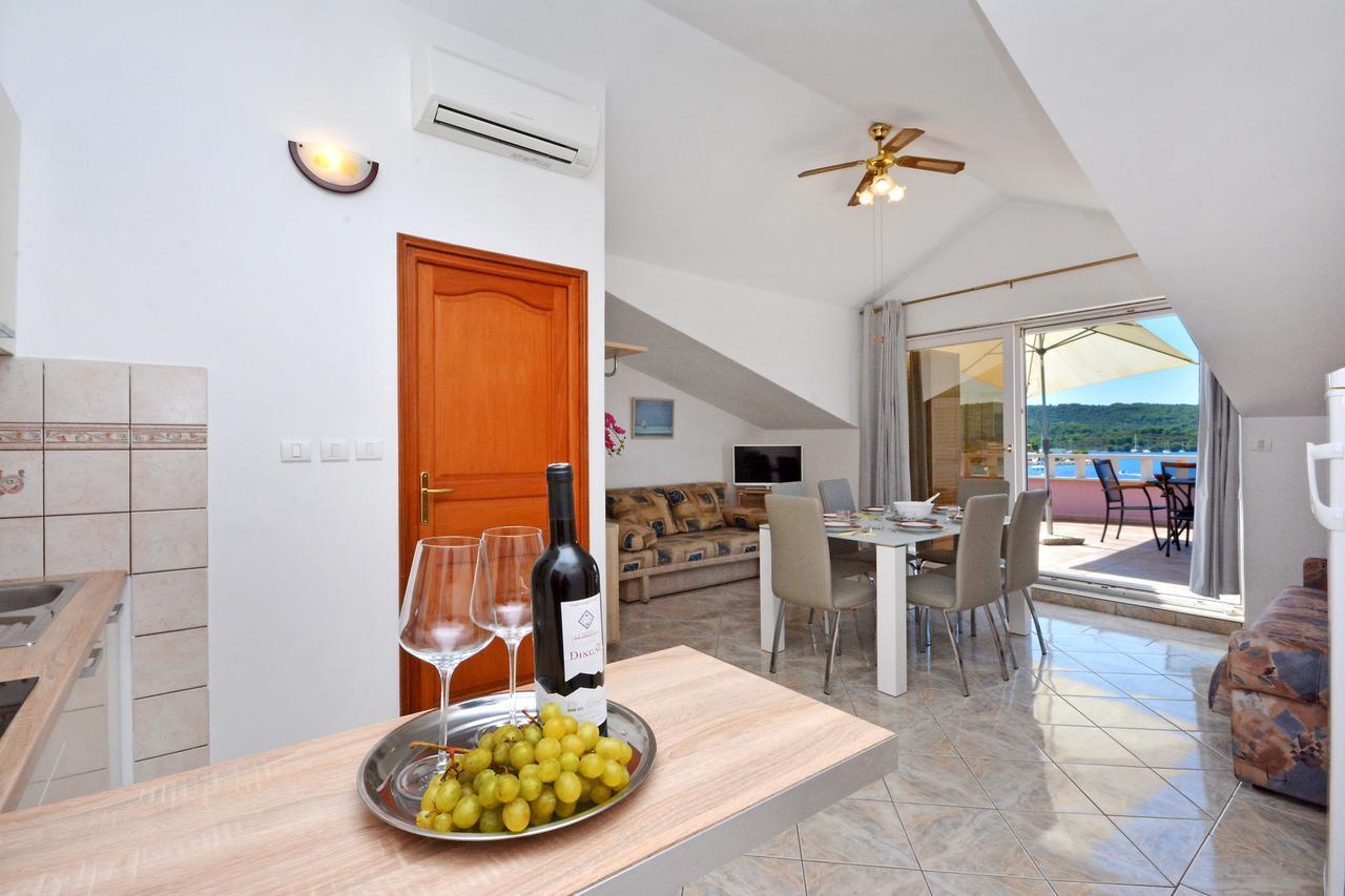 Villa Paris Necujam Bagian luar foto