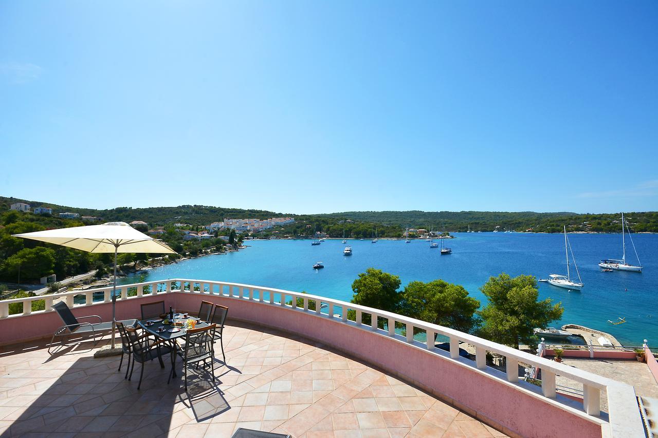 Villa Paris Necujam Bagian luar foto
