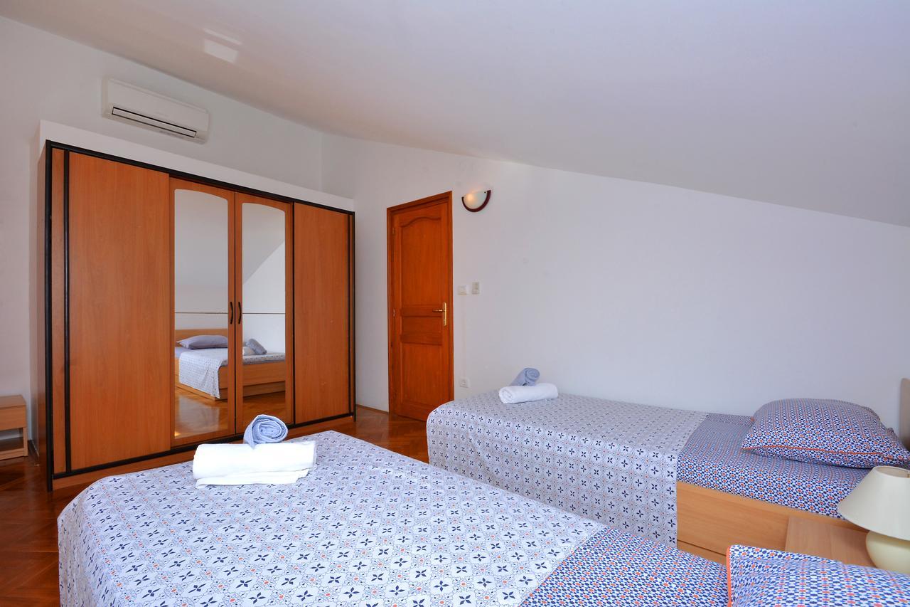 Villa Paris Necujam Bagian luar foto