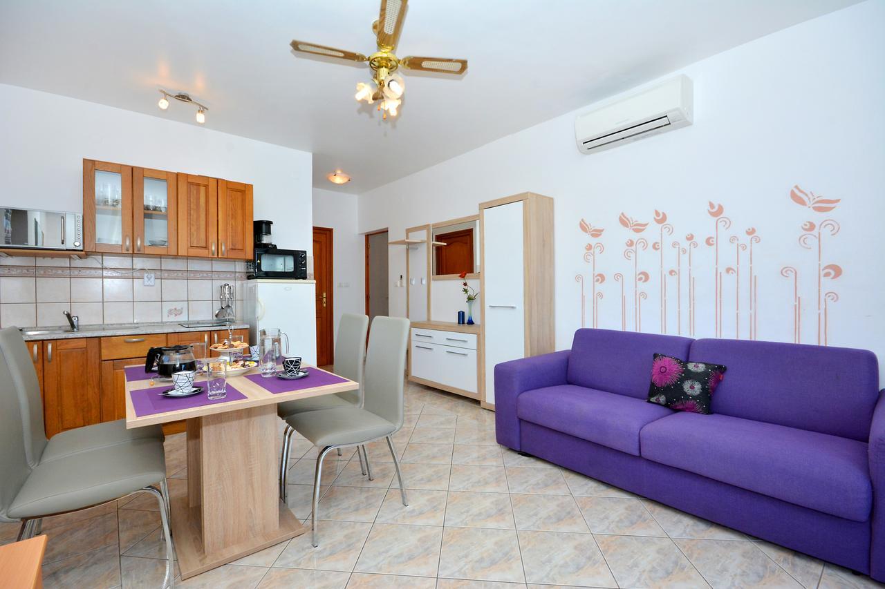 Villa Paris Necujam Bagian luar foto