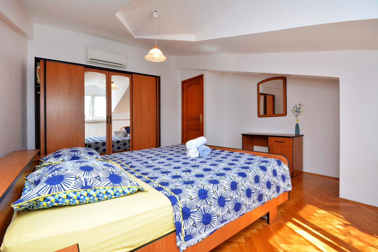 Villa Paris Necujam Bagian luar foto