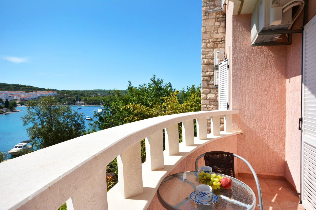 Villa Paris Necujam Bagian luar foto