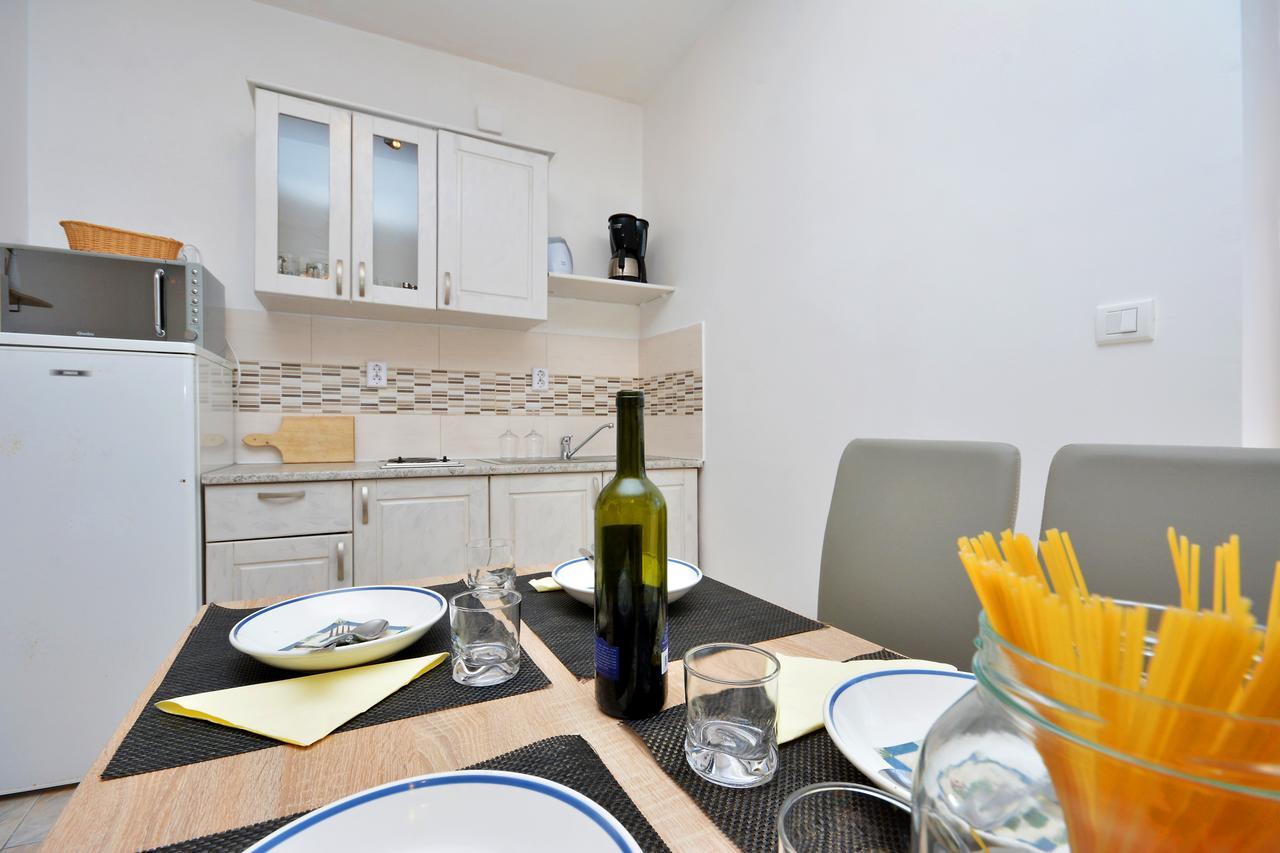 Villa Paris Necujam Bagian luar foto