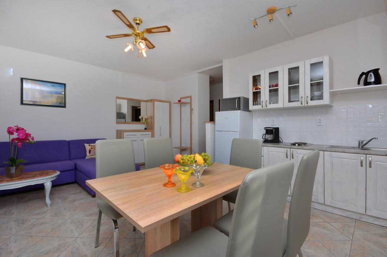 Villa Paris Necujam Bagian luar foto
