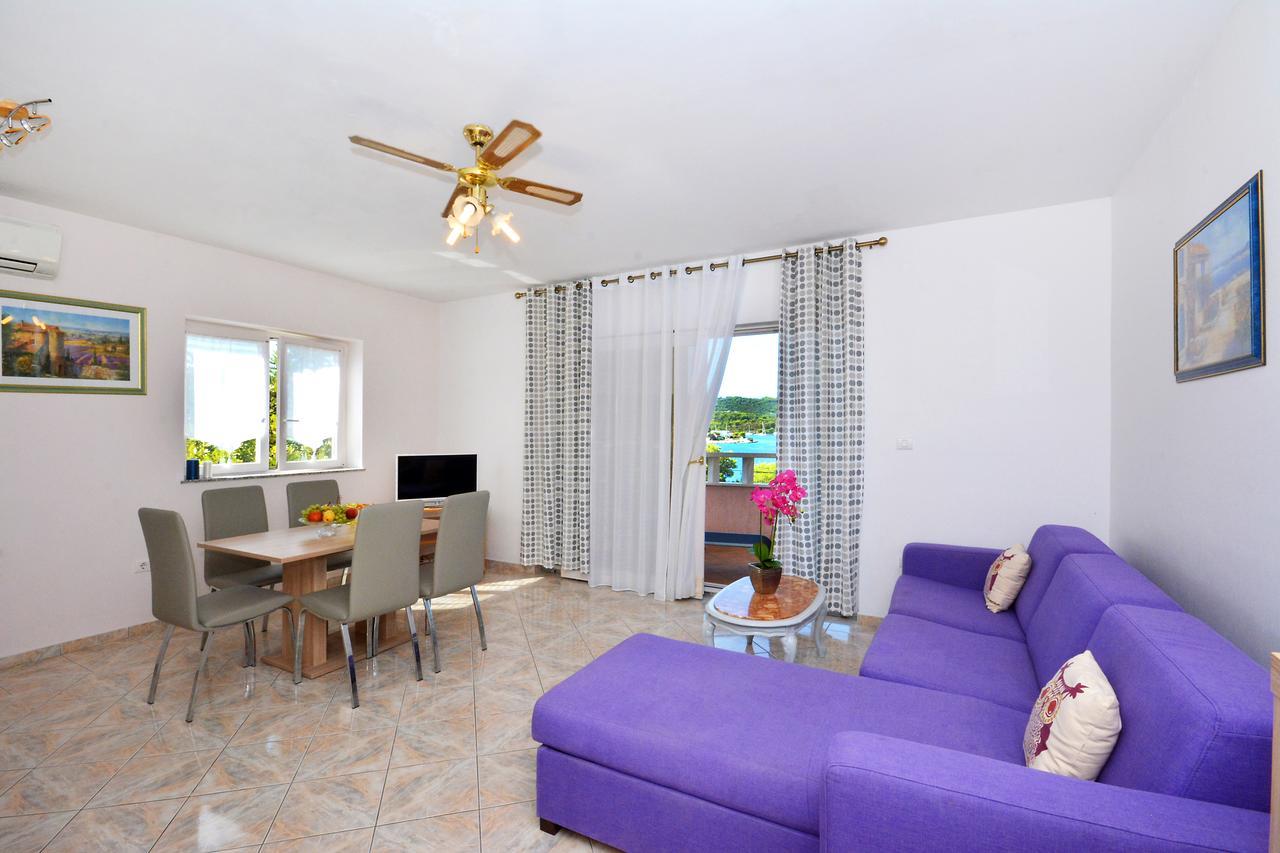 Villa Paris Necujam Bagian luar foto